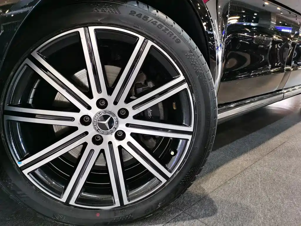 Mercedes-Benz V-Class — миниатюра 22