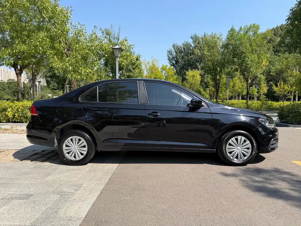 Volkswagen Santana — миниатюра 5
