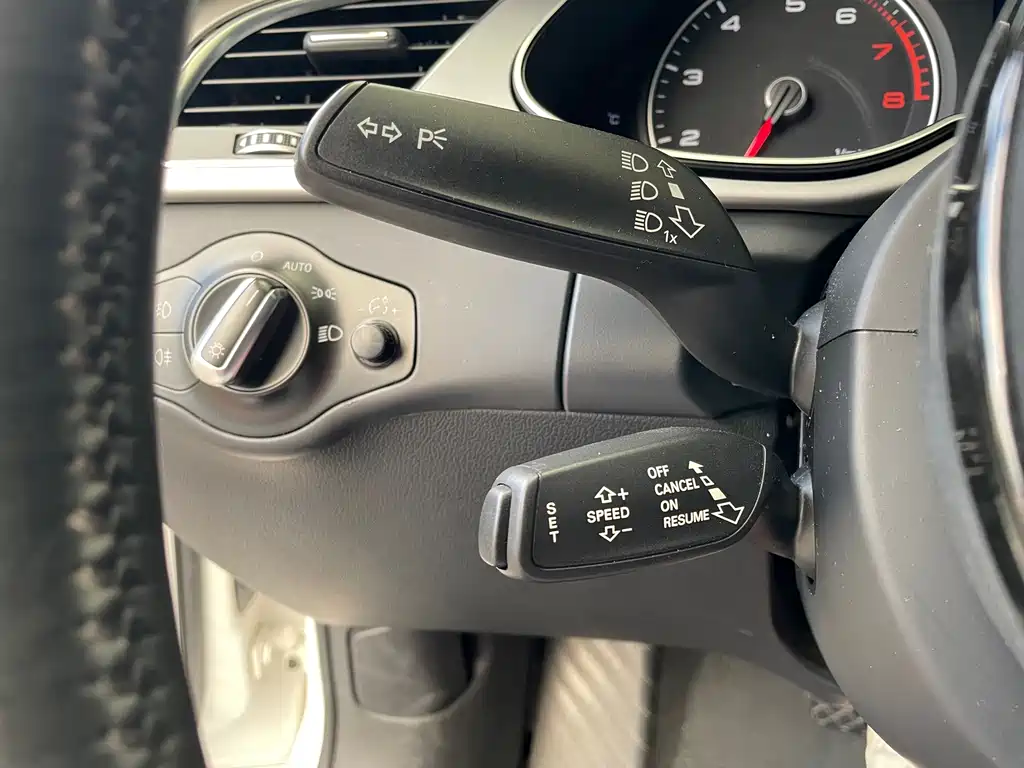 Audi A4L — миниатюра 12
