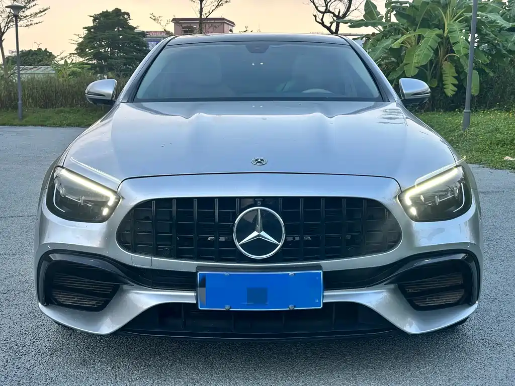 Mercedes-Benz E-Class — миниатюра 2