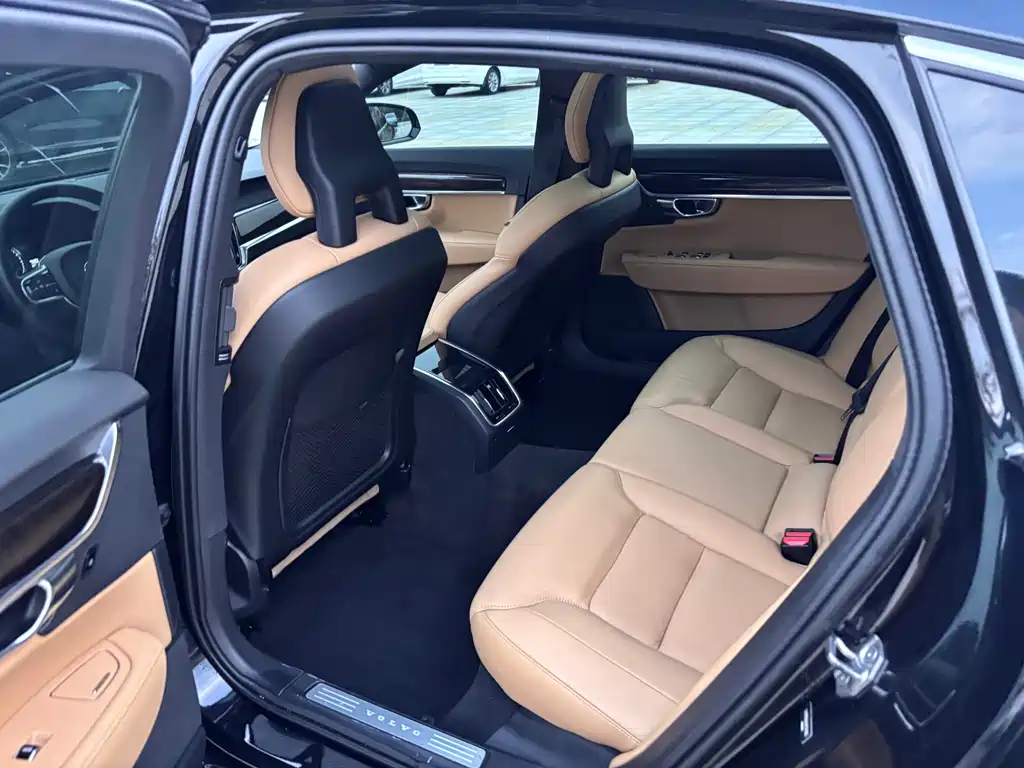 Volvo S90 — миниатюра 13
