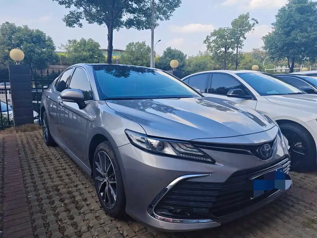 Toyota Camry — миниатюра 3