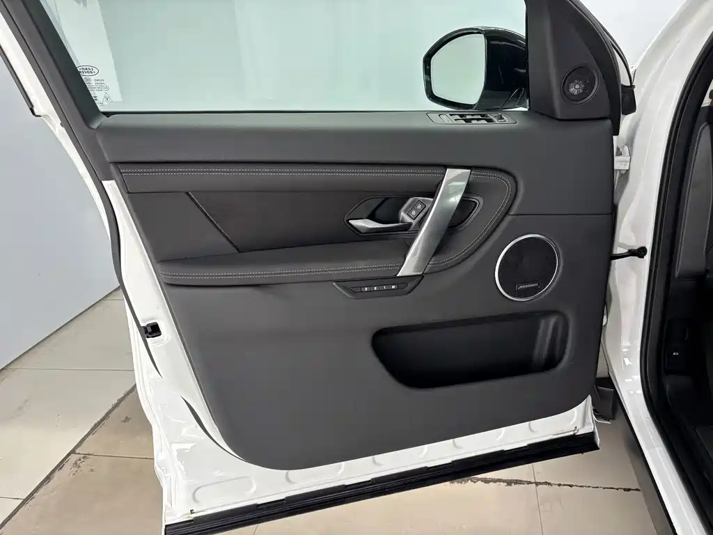 Land Rover Discovery Sport — миниатюра 10