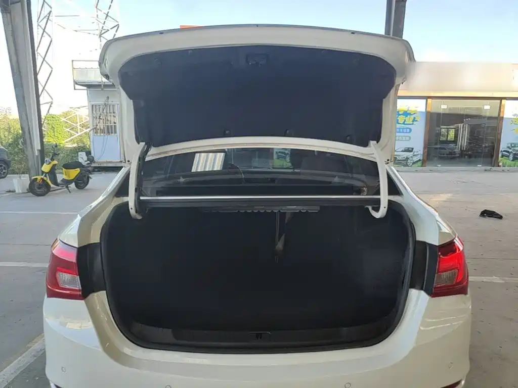 Buick Excelle — миниатюра 19
