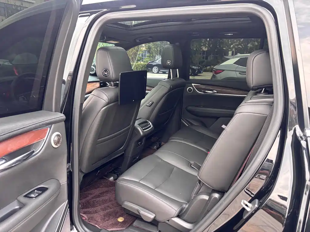 Cadillac XT6 — миниатюра 14