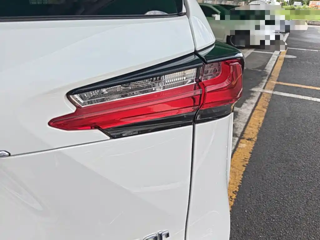 Lexus NX — миниатюра 8