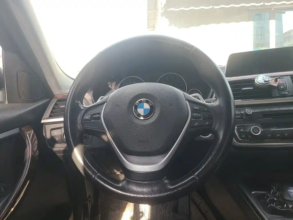 BMW 3 Series — миниатюра 3