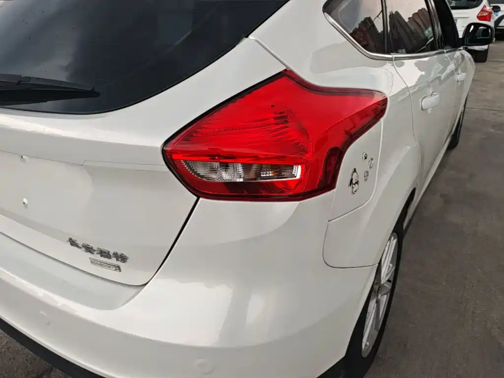Ford Focus — миниатюра 8