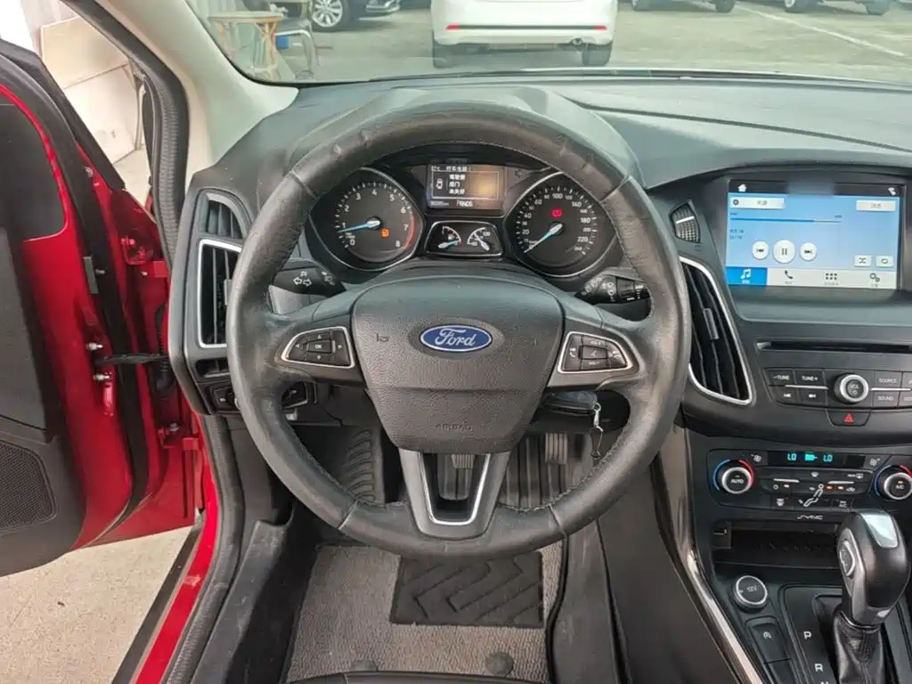 Ford Focus — миниатюра 11