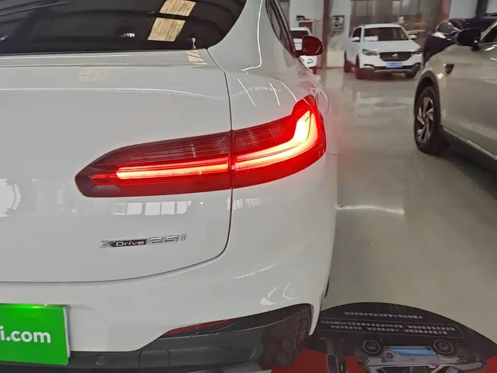 BMW X4 — миниатюра 8
