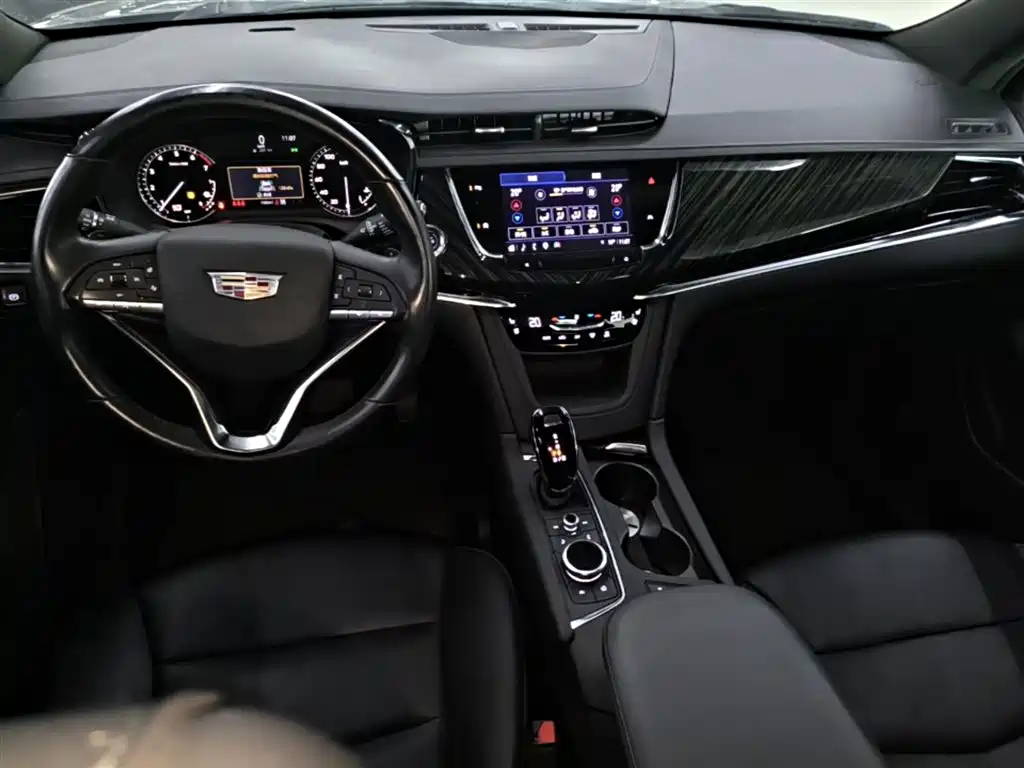 Cadillac XT6 2022 2.0T мест Luxury Standard
