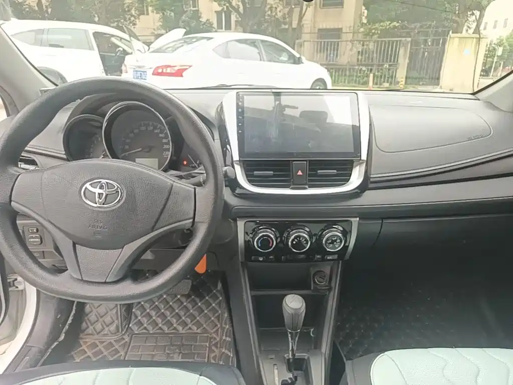 Toyota Yaris L — миниатюра 13