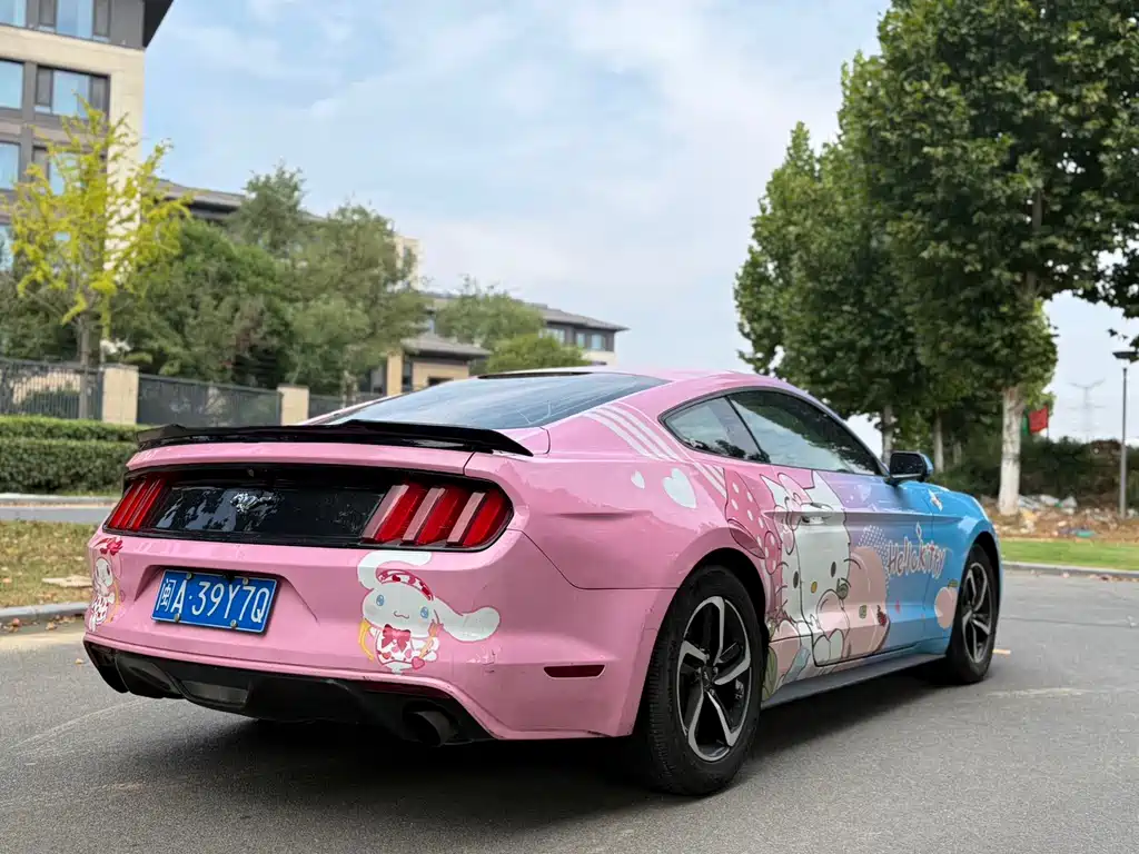 Ford Mustang — миниатюра 7