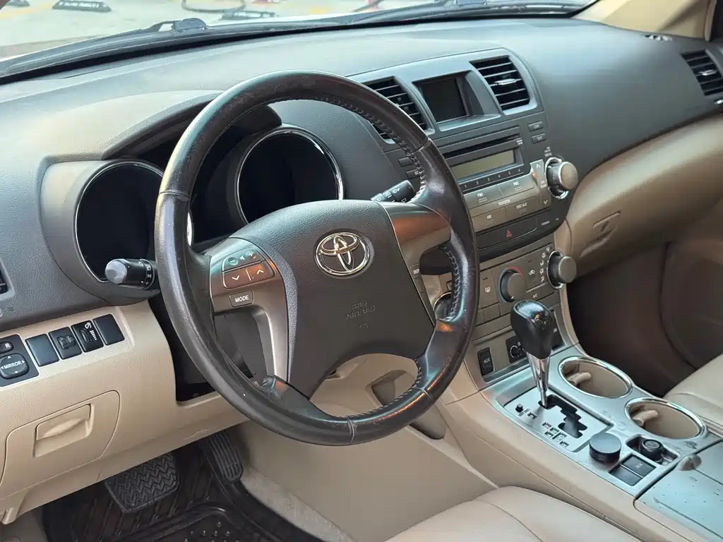Toyota Highlander — миниатюра 6