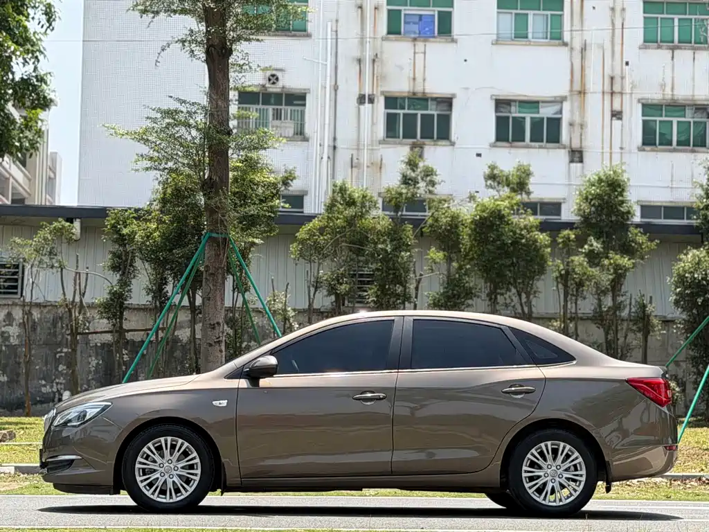 Buick Excelle — миниатюра 7