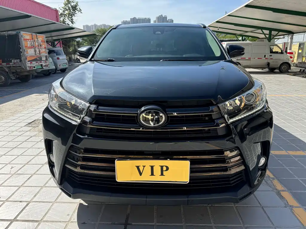 TOYOTA HIGHLANDER
