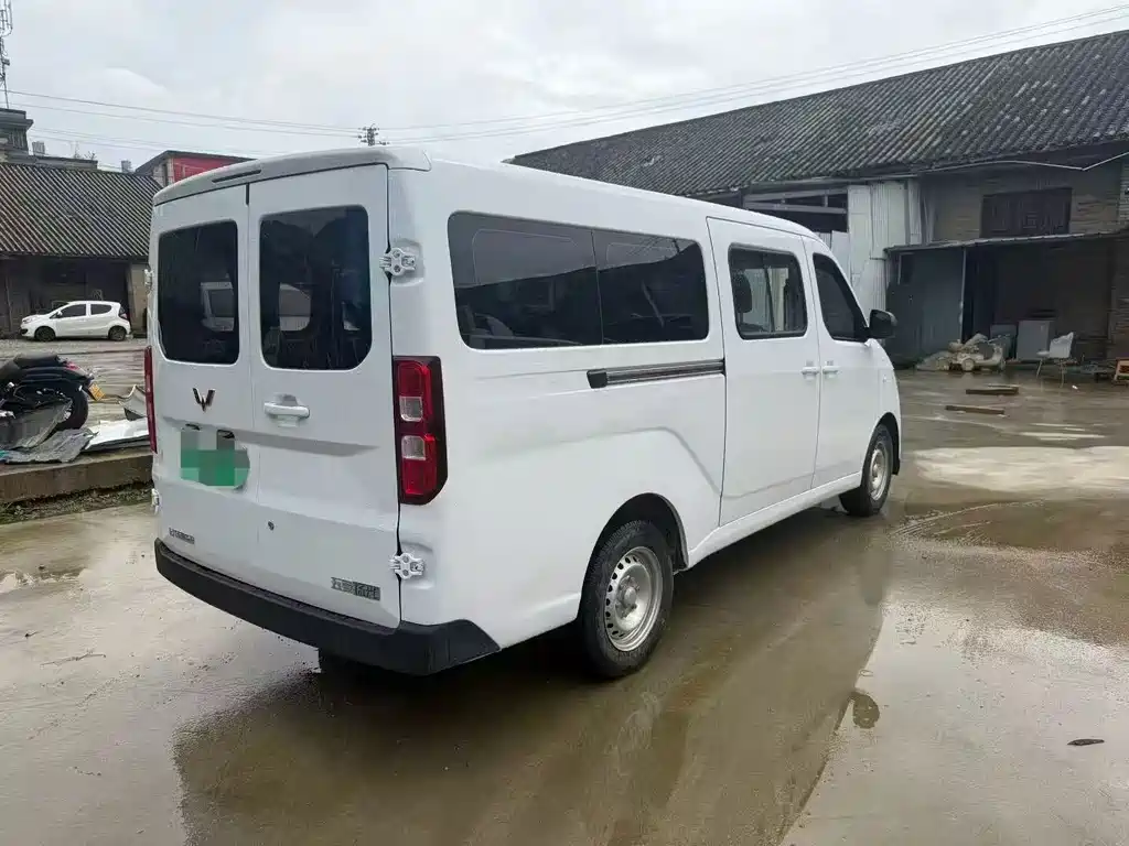 Wuling Yangguang — миниатюра 9