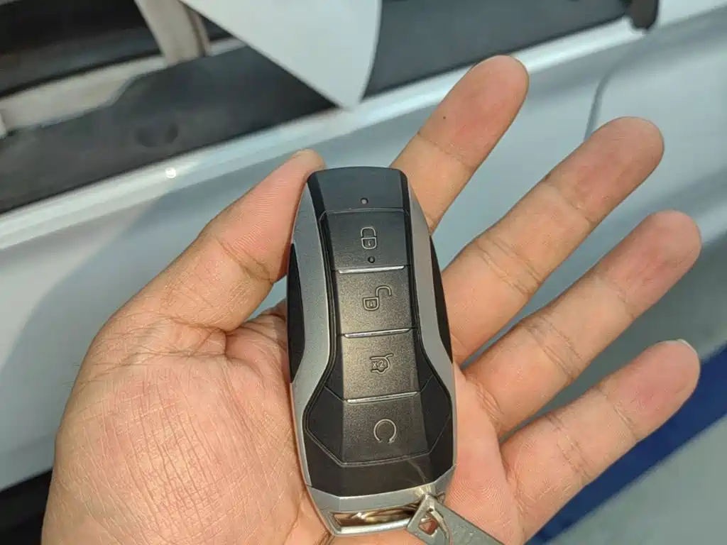 BYD PLUS New Energy — миниатюра 9
