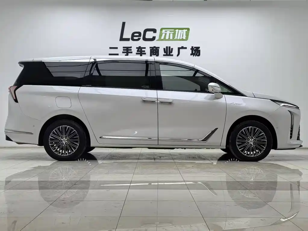 BUICK GL8 NEW ENERGY