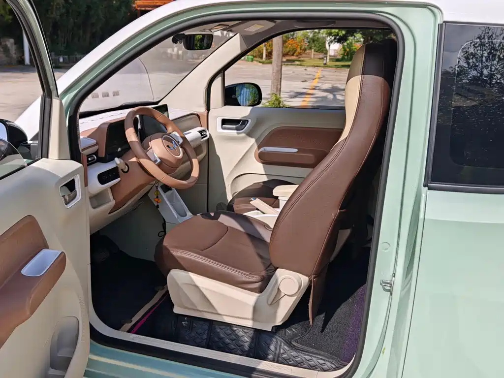 Wuling MINIEV — миниатюра 10