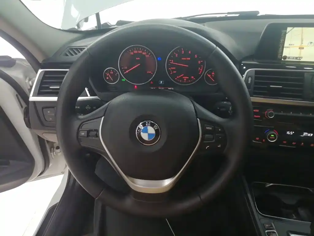 BMW 3 Series — миниатюра 11