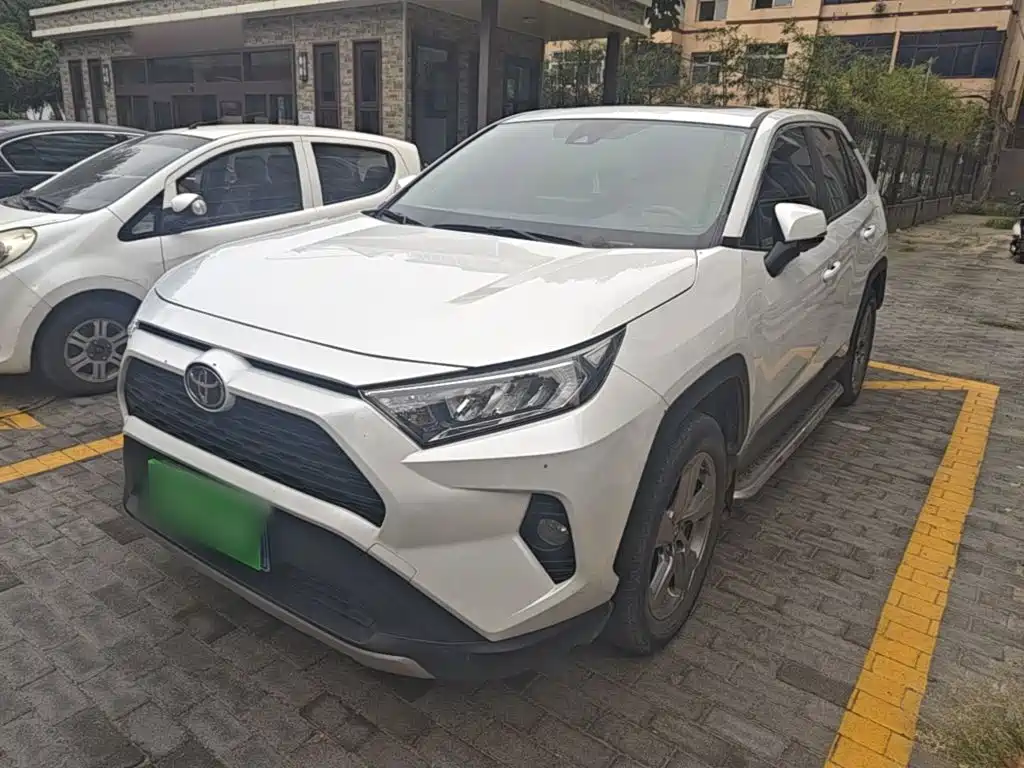 Toyota RAV4 — миниатюра 2