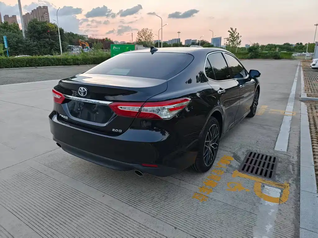Toyota Camry — миниатюра 7
