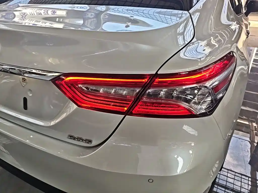 Toyota Camry — миниатюра 8