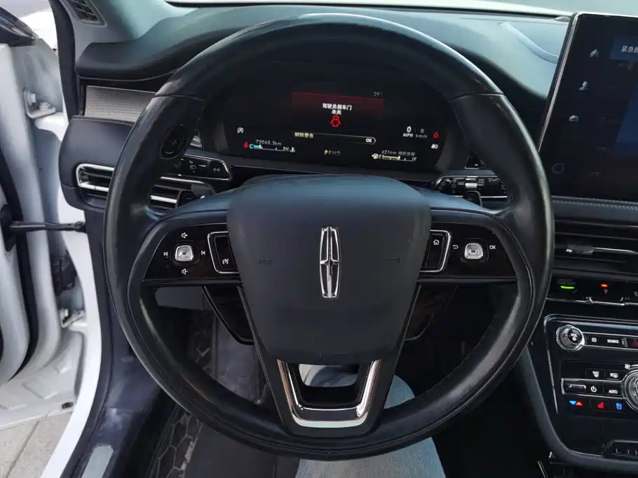 Lincoln Corsair — миниатюра 15