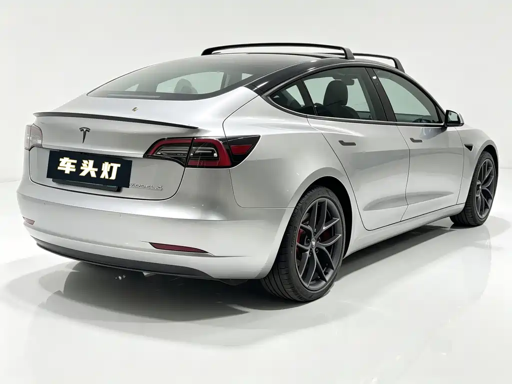 Tesla Model 3 — миниатюра 11