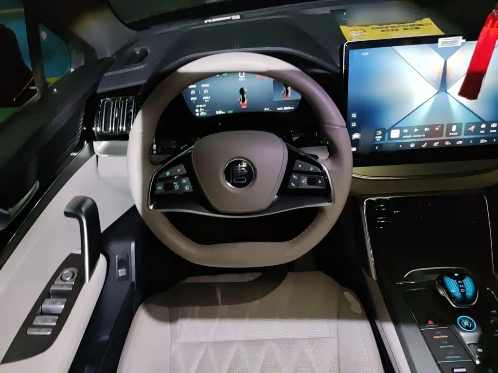 BYD Tang New Energy — миниатюра 3
