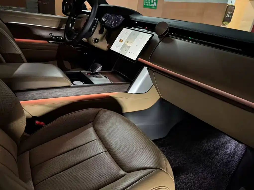Land Rover Range Rover — миниатюра 6