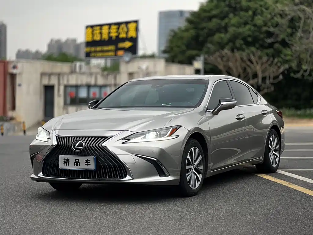 Купить Lexus ES