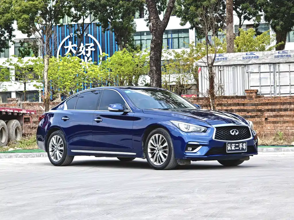 INFINITI Q50L