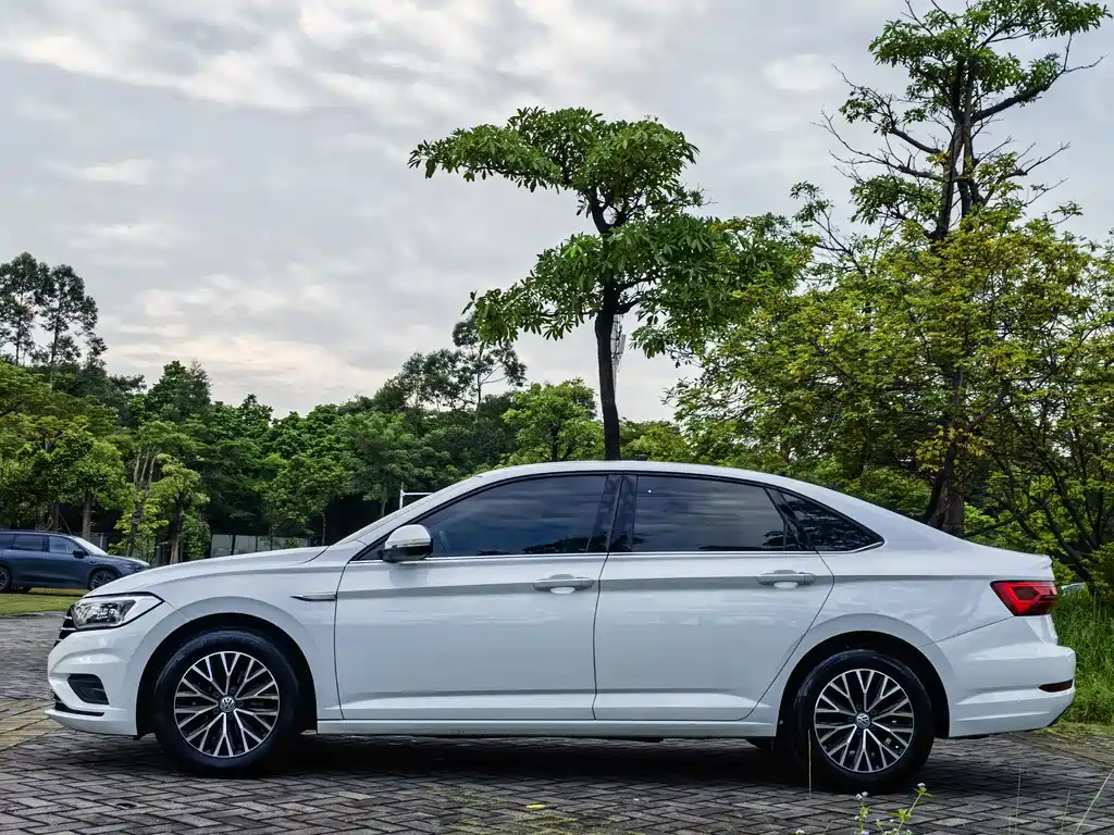 Volkswagen Sagitar — миниатюра 4
