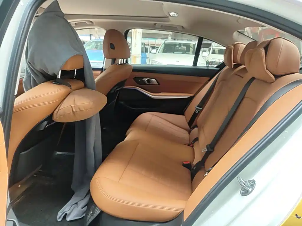 BMW 3 Series — миниатюра 17