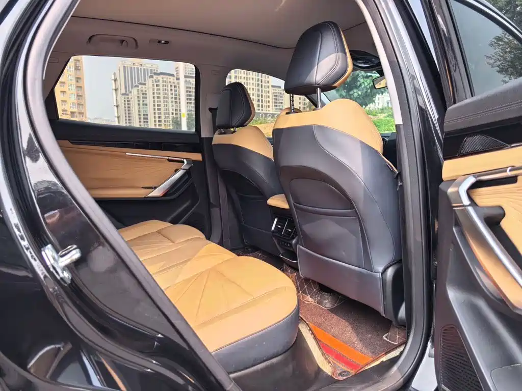 Geely Boyue L — миниатюра 8