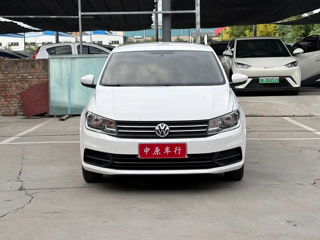 Volkswagen Santana — миниатюра 2