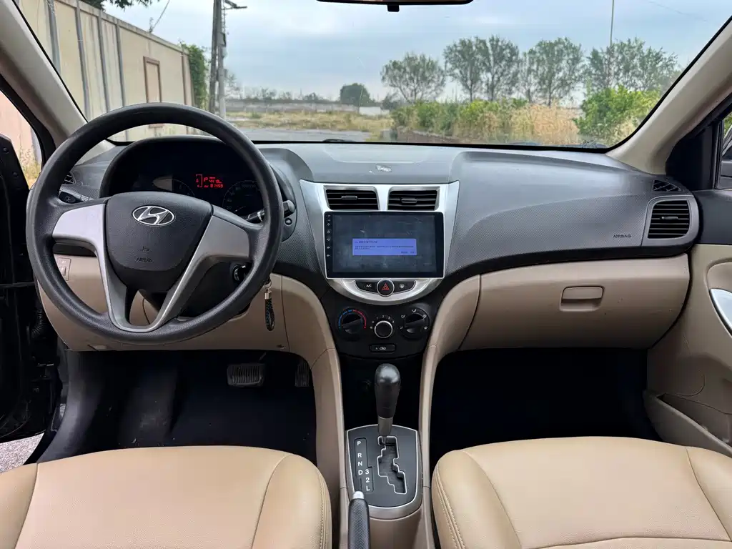 Hyundai Verna — миниатюра 9