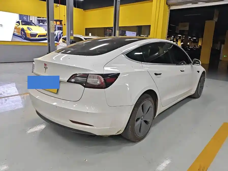 Tesla Model 3 — миниатюра 11