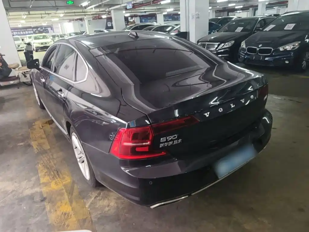 Volvo S90 — миниатюра 5