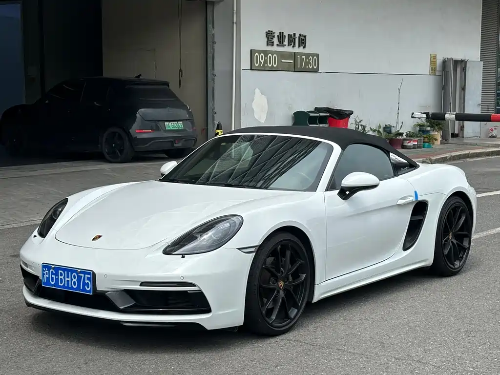 Купить Porsche 718