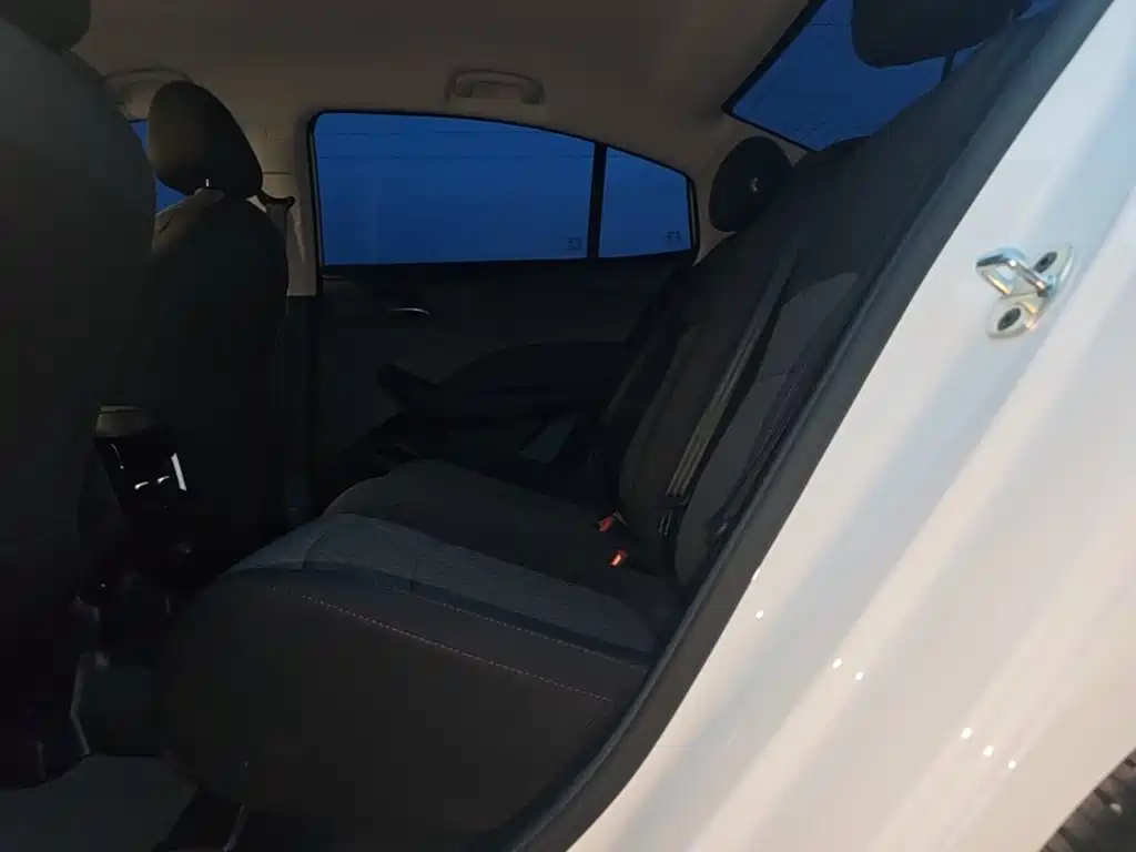 Roewe i5 — миниатюра 17