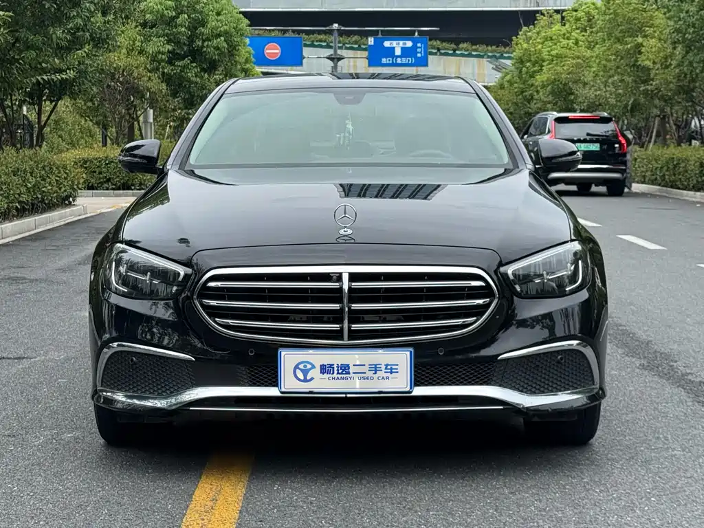 Mercedes-Benz E-Class — миниатюра 2