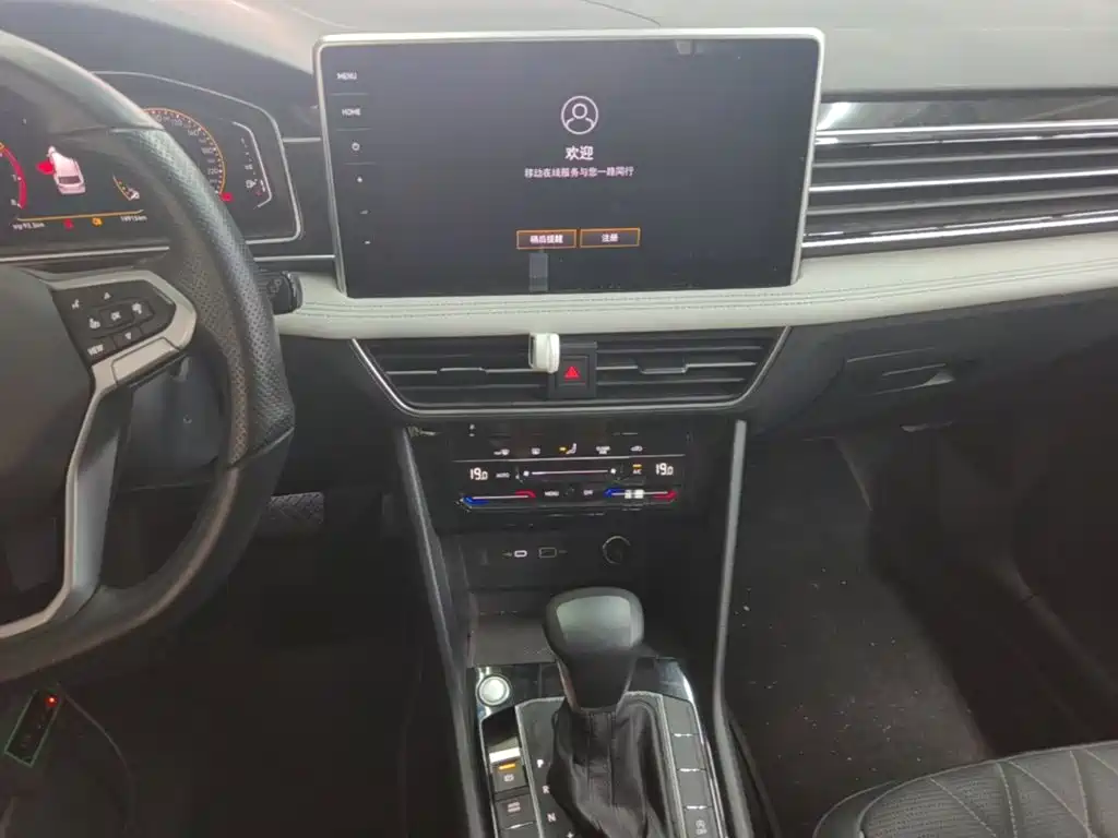 Volkswagen Tiguan L — миниатюра 13