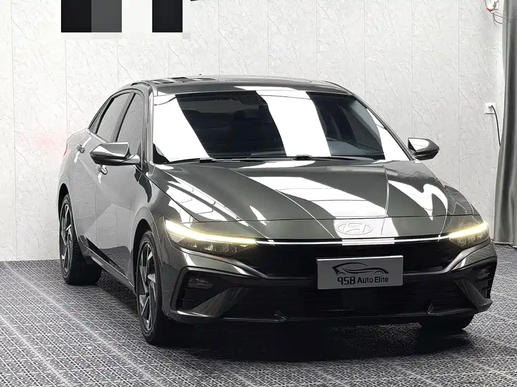 Hyundai Elantra — миниатюра 3