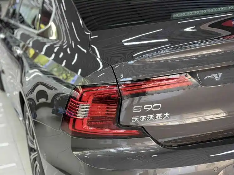 Volvo S90 — миниатюра 7