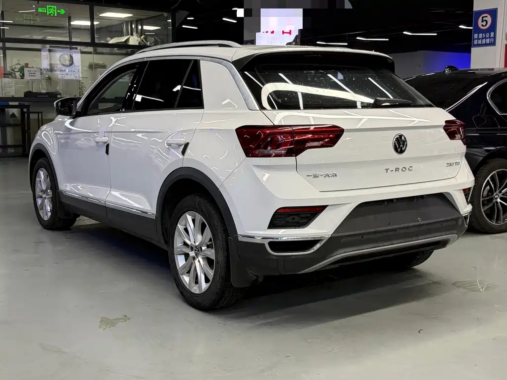 Volkswagen T-Roc — миниатюра 8