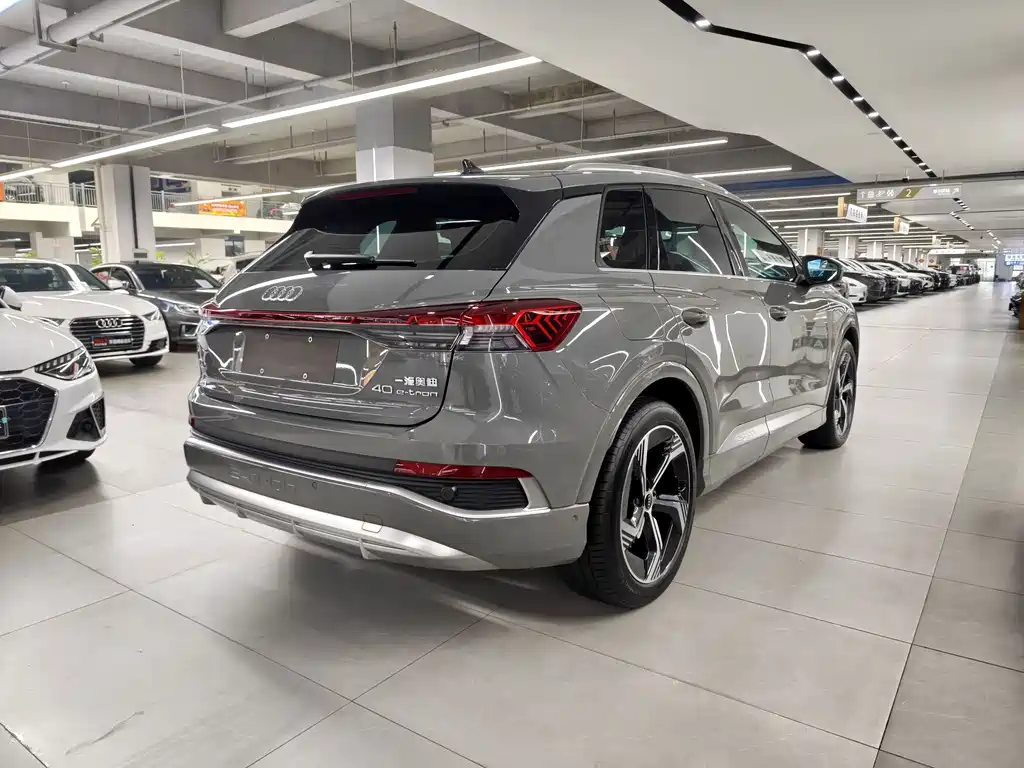 Audi Q4 e-tron — миниатюра 12