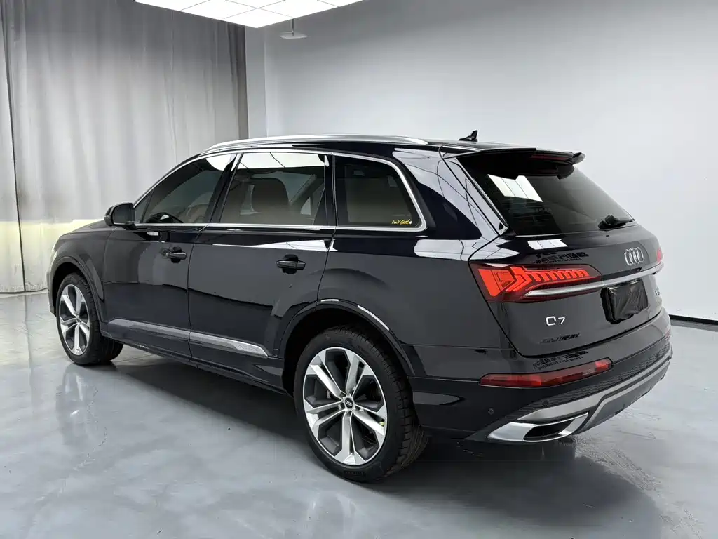 Audi Q7 — миниатюра 9